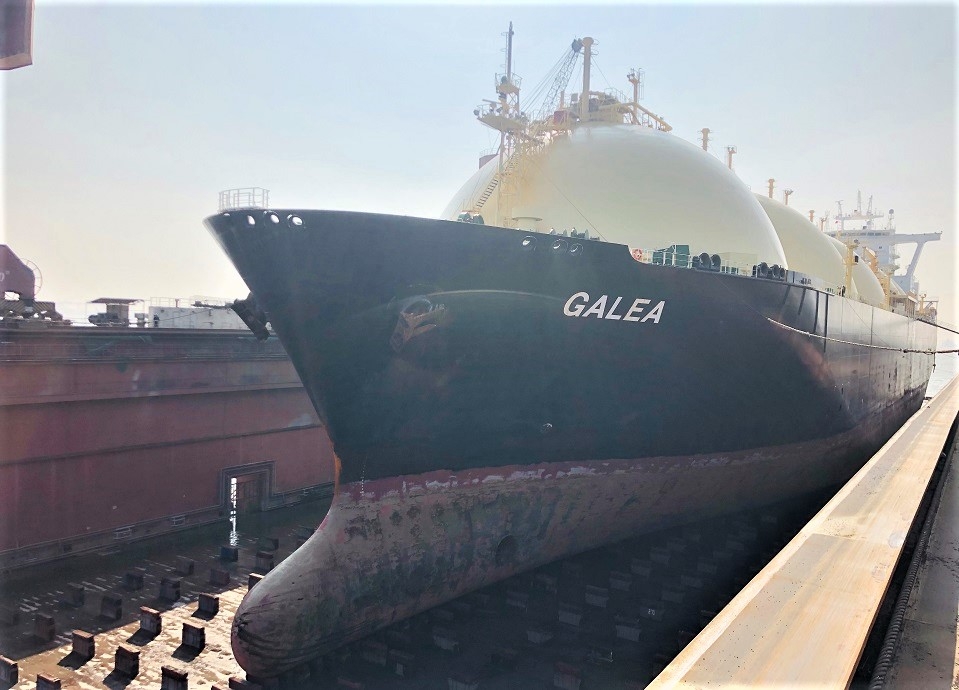 Το πλοίο που θα μετατραπεί από δεξαμενόπλοιο μεταφοράς LNG σε πλωτή μονάδα αποθήκευσης & επαναεριοποίησης φυσικού αερίου. Το πλοίο έχει εγγραφεί στο κυπριακό νηολόγιο με το όνομα «ΕΤΥΦΑ Προμηθέας»