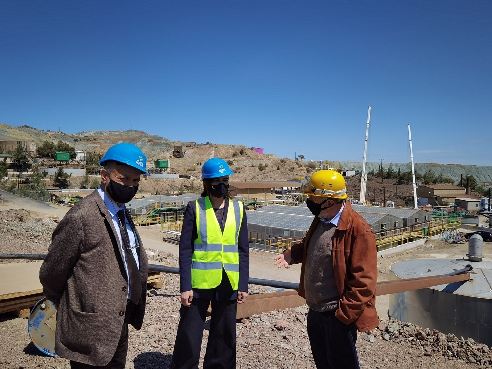  Η Υπουργός Βιομηχανίας κατά την επίσκεψή της στη Hellenic Minerals, μια σύγχρονη και περιβαλλοντικά φιλική μονάδα παραγωγής νικελίου στη Σκουριώτισσα