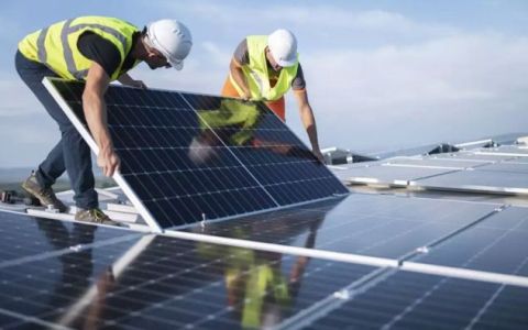 Παρατείνεται το «Σχέδιο Χορηγιών για ενθάρρυνση της χρήσης Ανανεώσιμων Πηγών Ενέργειας και της Εξοικονόμησης Ενέργειας σε κατοικίες 2022-23», ενώ αυξάνονται και οι χορηγίες για ευάλωτους καταναλωτές